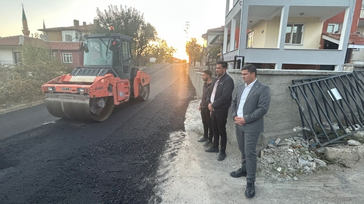 Akseki Mahallemizde asfalt çalışmasını halkımızla birlikte izledik