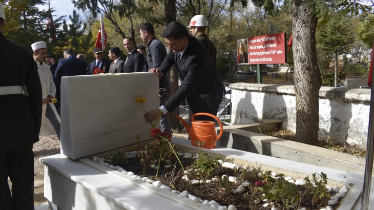 Aziz şehitlerimiz kabirleri başında dualarla anıldı