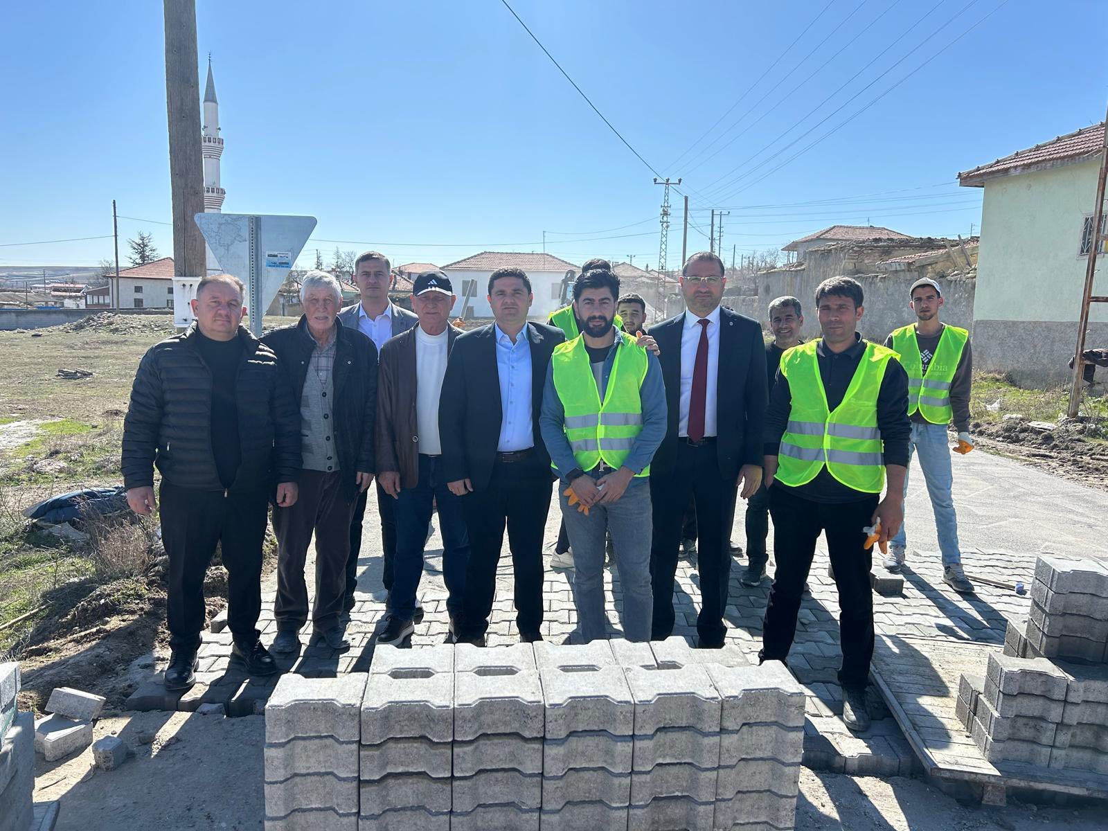 Akin Mahallemizde kilitli taş çalışmasına başladık