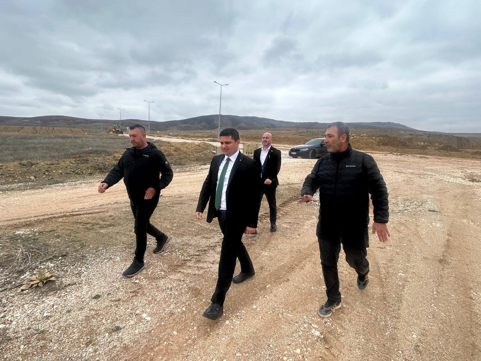 Belediye Başkanımız Mustafa Koçak ve Ticaret Odası Başkanı Çetin Aslan, OSB'deki çalışmaları yerinde inceledi