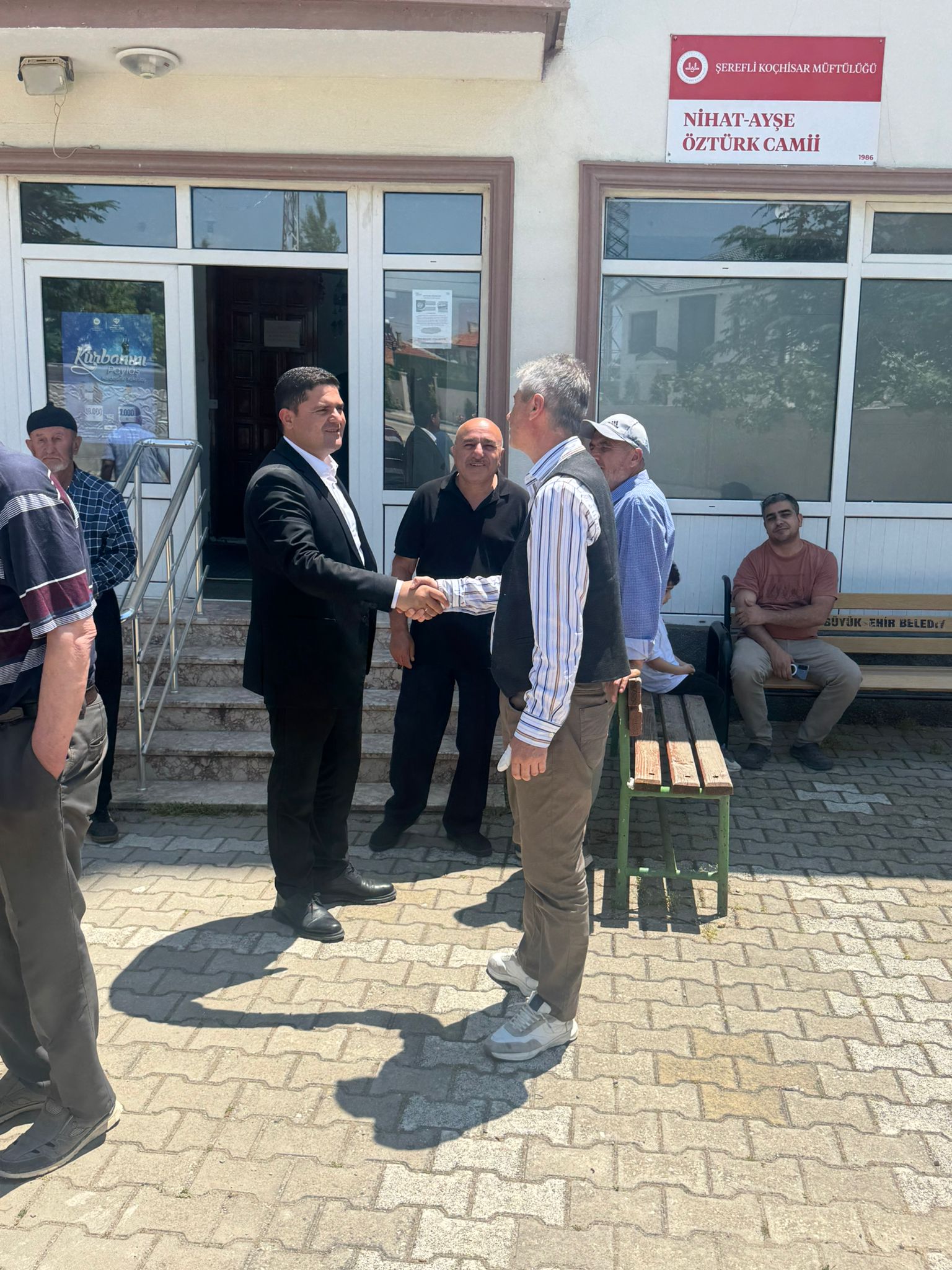 Cumhuriyet Mahallemizde Cuma namazı sonrası hemşehrilerimizle bir araya geldik