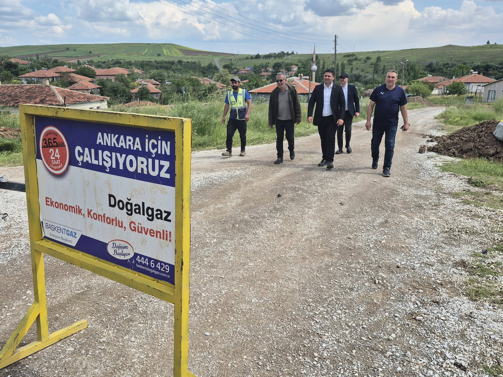 Doğalgaz çalışmaları devam eden Kadıncık, Şereflidavutlu ve Parlasan mahallelerimizi ziyaret ettik