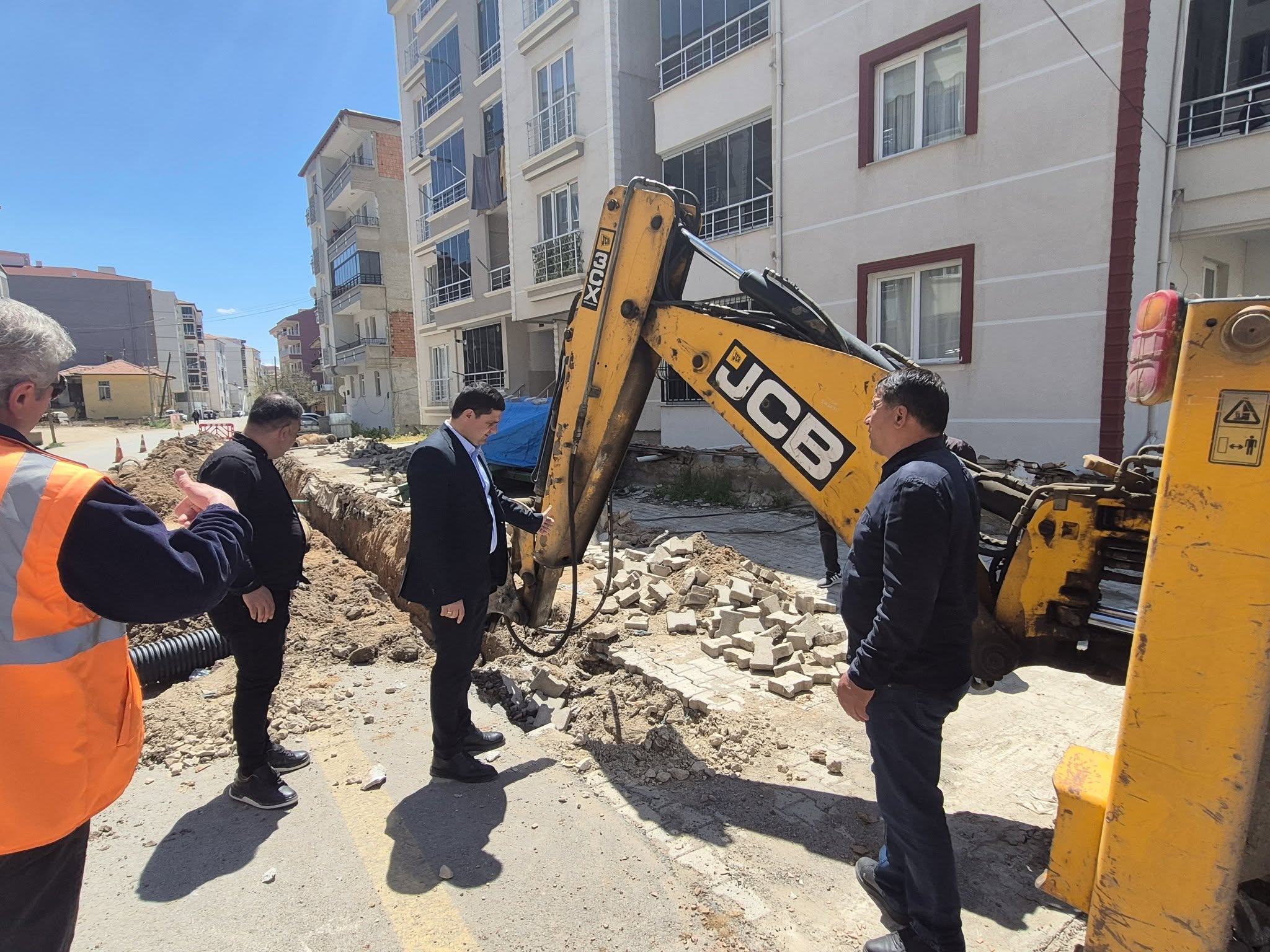 Hacıenbiya mahallemizde kanalizasyon altyapı iyileştirme çalışmaları