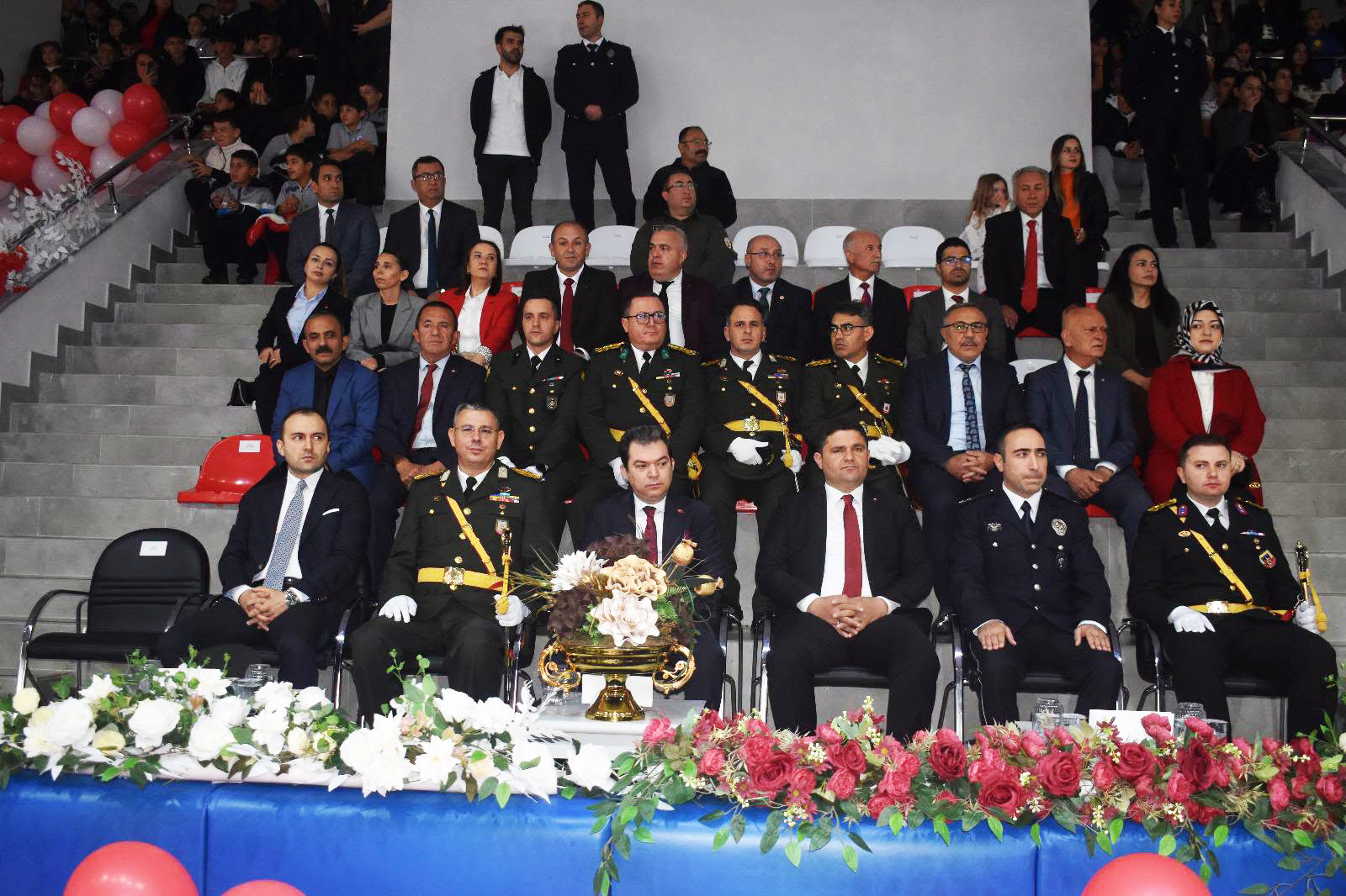 İlçemizde düzenlenen 29 Ekim Cumhuriyet Bayramı programına katıldık
