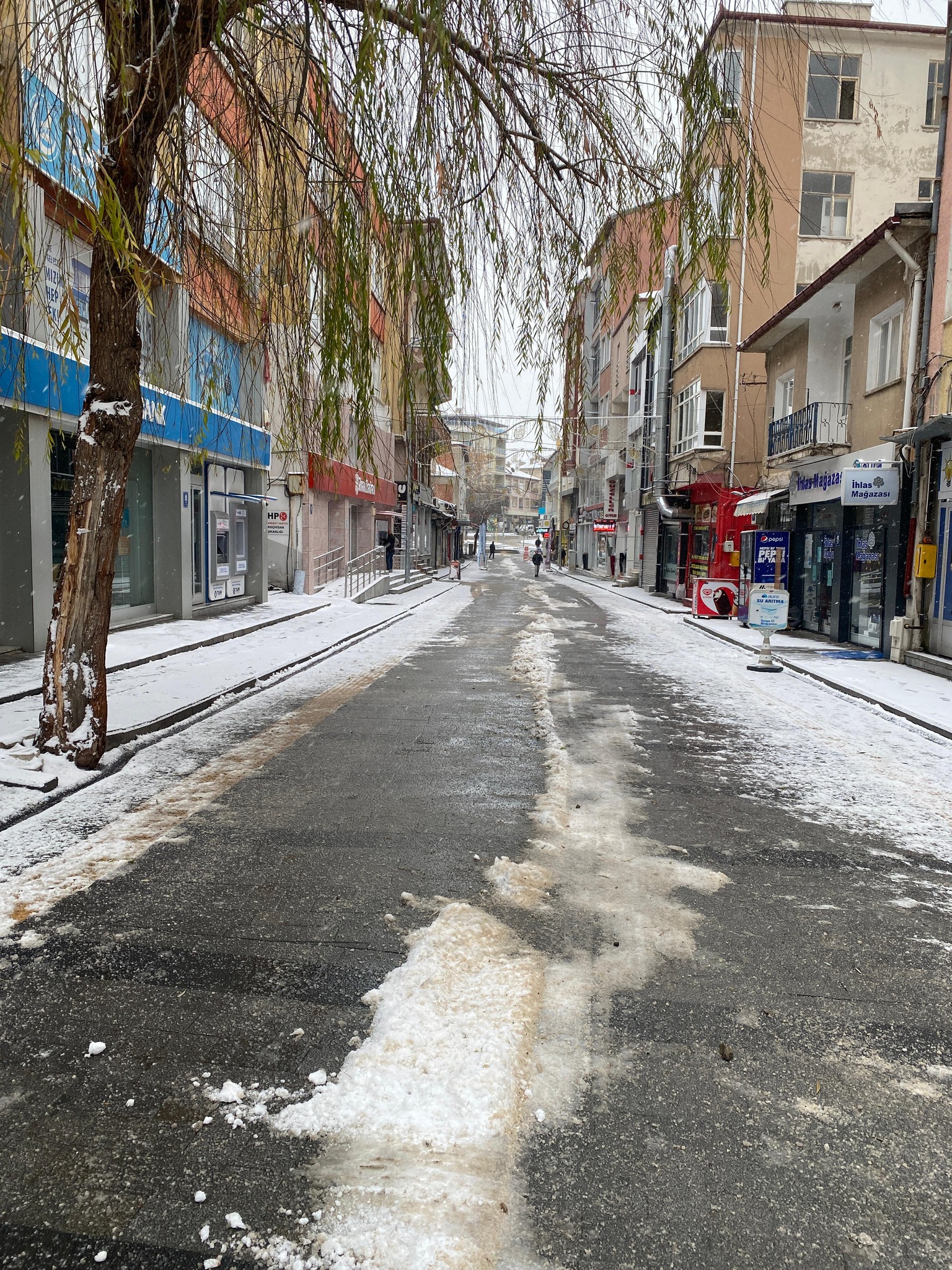 Karla mücadele çalışmalarımız aralıksız sürüyor