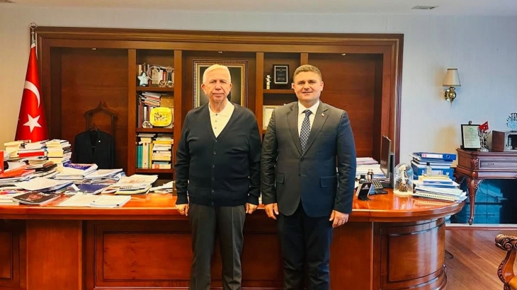 Biz Dedikodu Değil, Memleketimize Hizmet Etmek İstiyoruz