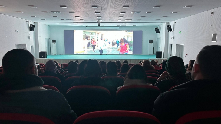 Hayat Öpücüğü isimli film izlendi