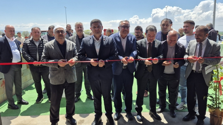 Jet Oto ve Tır Yıkama isimli işyerinin açılışı gerçekleştirildi