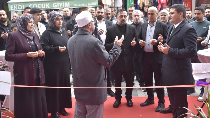 Moda Gül isimli işyerinin açılışına katıldık