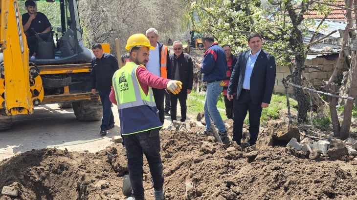 Musular Mahallemizde devam eden doğalgaz altyapı çalışmalarını yerinde inceledik