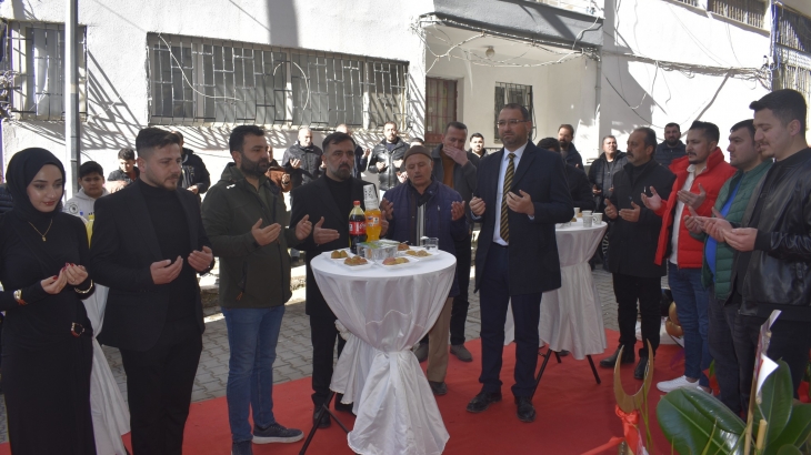 Yasemin Sarıkaya Güzellik Merkezi’nin açılış programına katıldık