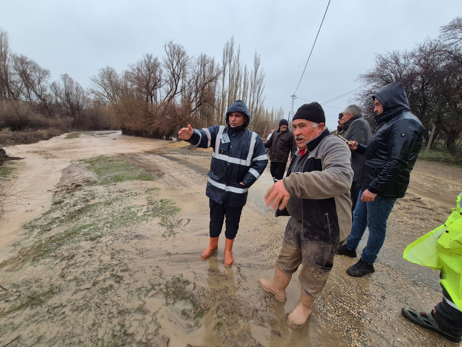 Selden zarar gören vatandaşlarımıza geçmiş olsun dileklerimizi ilettik