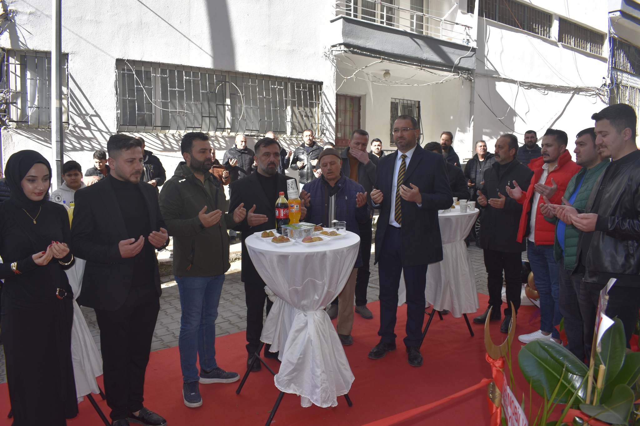 Yasemin Sarıkaya Güzellik Merkezi’nin açılış programına katıldık