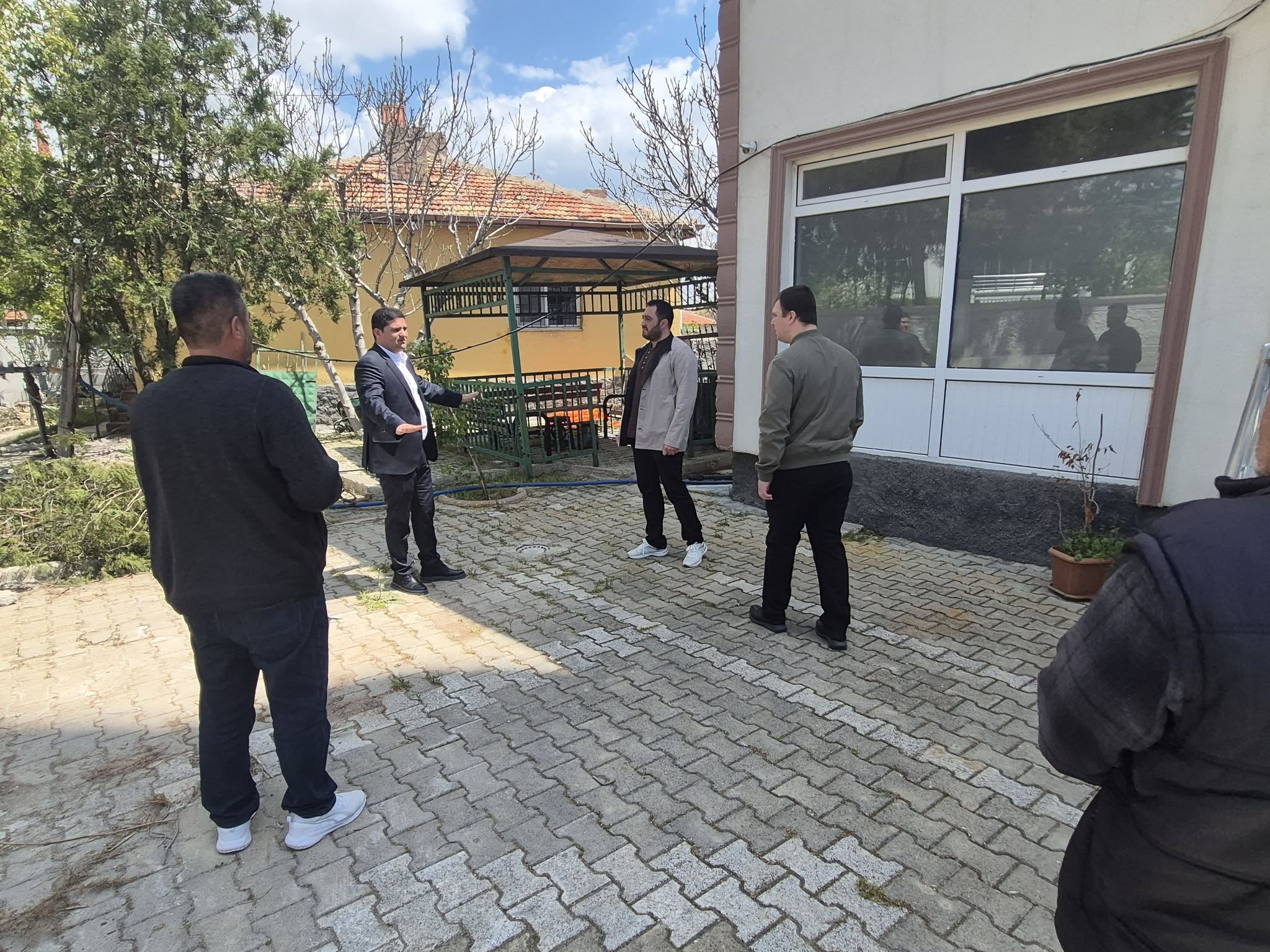 Okul ve camilerimizde gerçekleştirdiğimiz çalışmalarımız devam ediyor