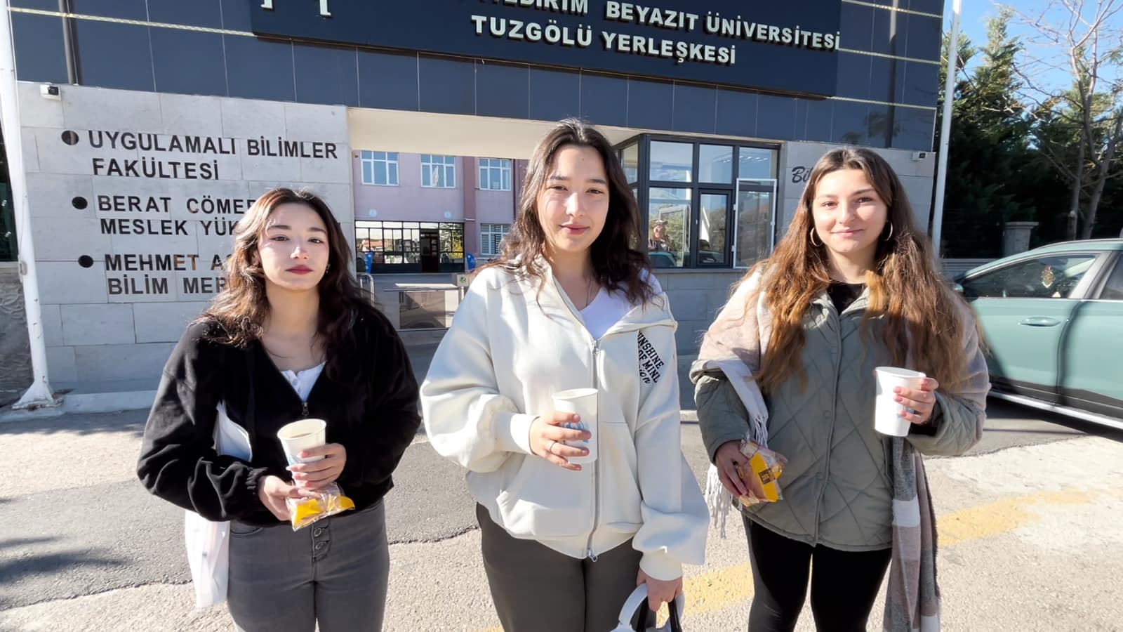Üniversitede çorba ve ekmek ikramlarıımız